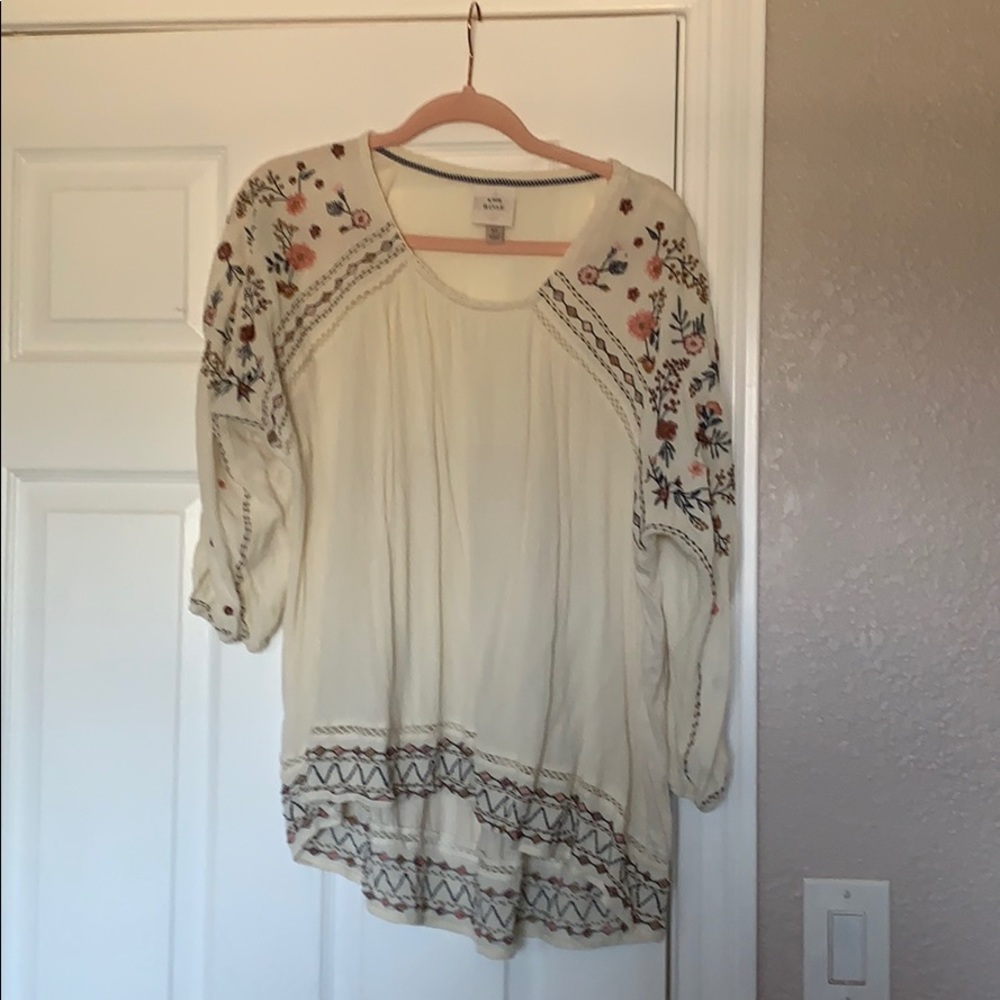 Knox Rose Cream embroidered Hi lo Top size xl